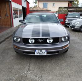 FORD MUSTANG CONVERTIBLE GRIS CLAIRE